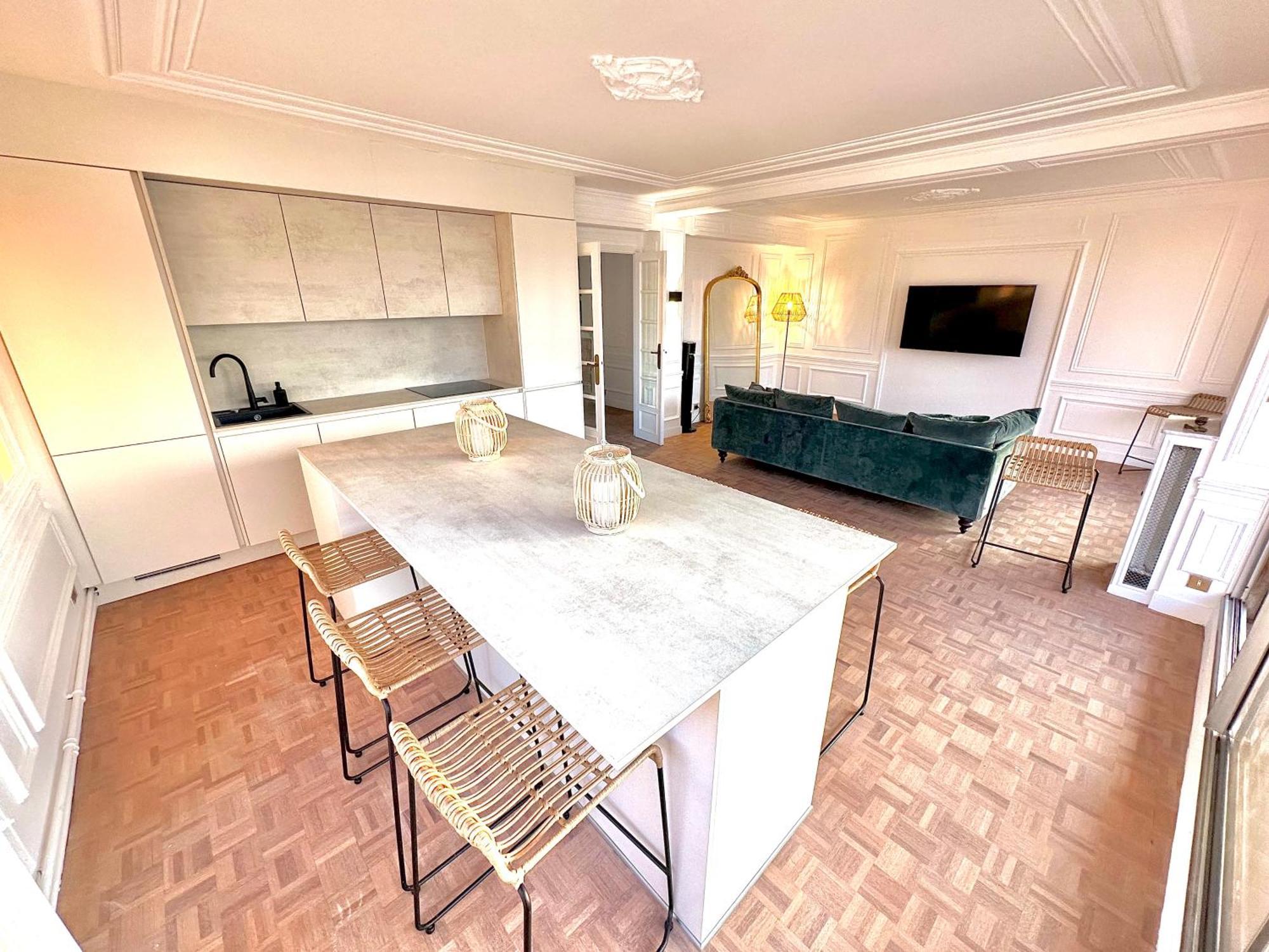Cote Vieux Port - 105m2 - Port & Sea View Apartment *